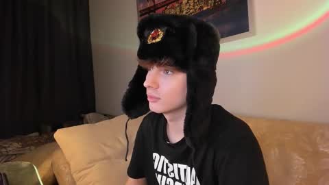 Snapshot of call__me_leo chatting on 01-22-25, 01:42 Call me Leo online show from 01-22-25, 01:42
