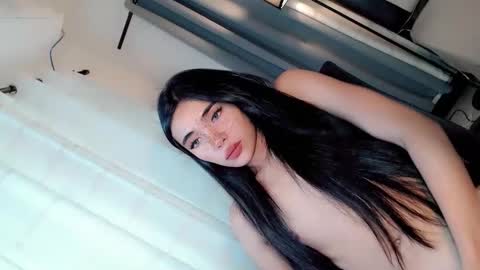 Snapshot of call_me_nina chatting on 06-05-26, 06:52 call_me_nina online show from 06-05-26, 06:52