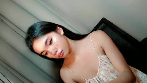 Snapshot of call_me_nina chatting on 06-22-26, 11:40 call_me_nina online show from 06-22-26, 11:40