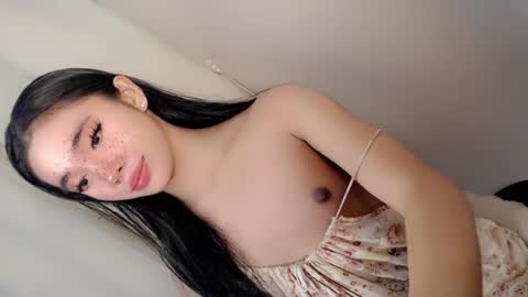 Snapshot of call_me_nina chatting on 07-10-26, 12:48 call_me_nina online show from 07-10-26, 12:48