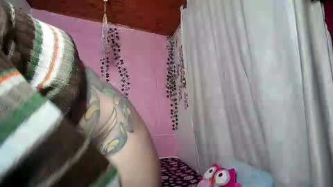 Snapshot of callme_lolas chatting on 03-05-26, 06:42 paula online show from 03-05-26, 06:42