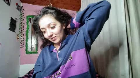 Snapshot of callme_lolas chatting on 03-21-26, 07:02 paula online show from 03-21-26, 07:02