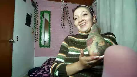 Snapshot of callme_lolas chatting on 03-28-26, 01:27 paula online show from 03-28-26, 01:27