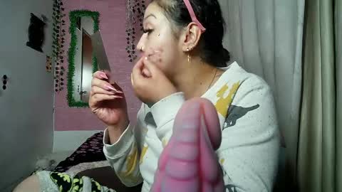 Snapshot of callme_lolas chatting on 04-14-26, 01:33 paula online show from 04-14-26, 01:33