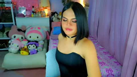 Snapshot of callme_mia chatting on 03-28-26, 05:51 Mia online show from 03-28-26, 05:51
