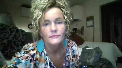 Snapshot of callmebabyt chatting on 09-26-25, 11:20 callmebabyt online show from 09-26-25, 11:20