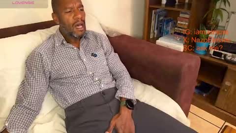 My name is Robert  Dont be shysay hi I love to chat. For requests or dirty talk please use tips  online show from 04-09-26, 04:34