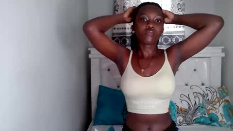 Snapshot of callmemonday chatting on 09-10-25, 06:13 Monday online show from 09-10-25, 06:13