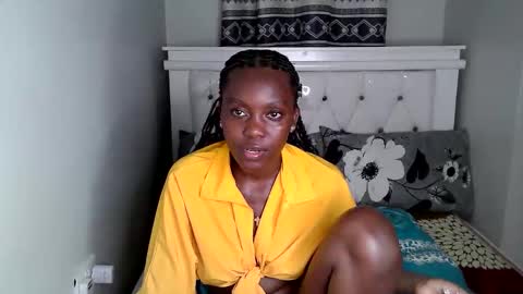 Snapshot of callmemonday chatting on 09-16-25, 07:26 Monday online show from 09-16-25, 07:26