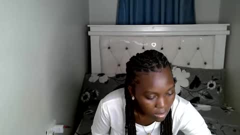Snapshot of callmemonday chatting on 09-23-25, 10:24 Monday online show from 09-23-25, 10:24