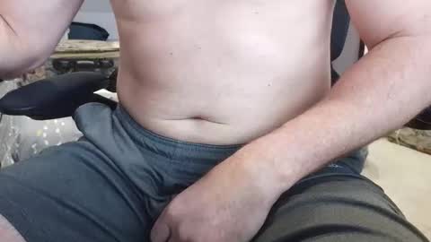 Snapshot of callmeroger33 chatting on 02-16-26, 05:42 callmeroger33 online show from 02-16-26, 05:42