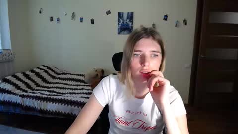 Snapshot of callmesweett chatting on 05-11-26, 10:32 callmesweett online show from 05-11-26, 10:32