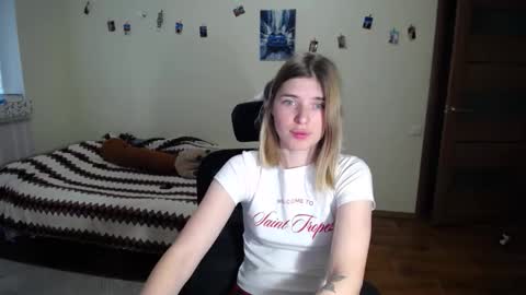 Snapshot of callmesweett chatting on 05-13-26, 11:18 callmesweett online show from 05-13-26, 11:18