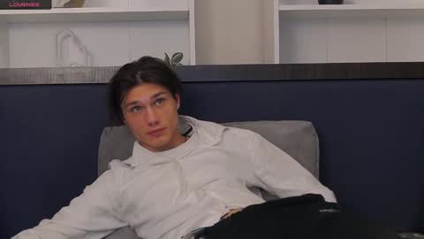 Snapshot of calvin_cay chatting on 01-03-25, 08:01 Calvin online show from 01-03-25, 08:01