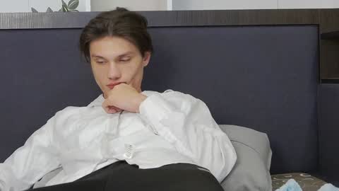 Snapshot of calvin_cay chatting on 01-04-25, 12:16 Calvin online show from 01-04-25, 12:16