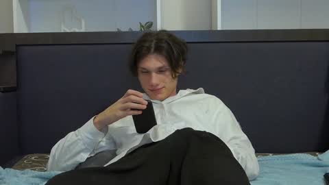 Snapshot of calvin_cay chatting on 01-06-25, 07:45 Calvin online show from 01-06-25, 07:45