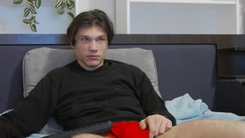 Snapshot of calvin_cay chatting on 01-10-25, 12:38 Calvin online show from 01-10-25, 12:38