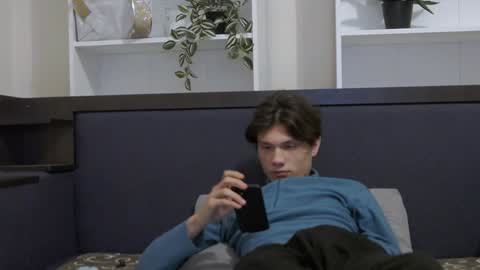 Snapshot of calvin_cay chatting on 01-18-25, 04:59 Calvin online show from 01-18-25, 04:59