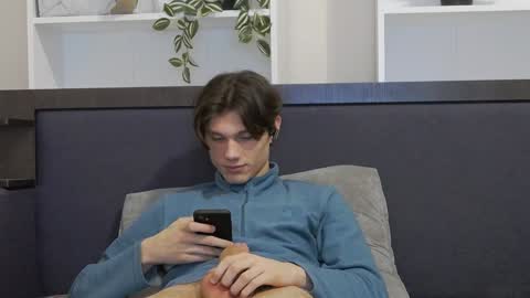 Snapshot of calvin_cay chatting on 01-28-25, 07:32 Calvin online show from 01-28-25, 07:32