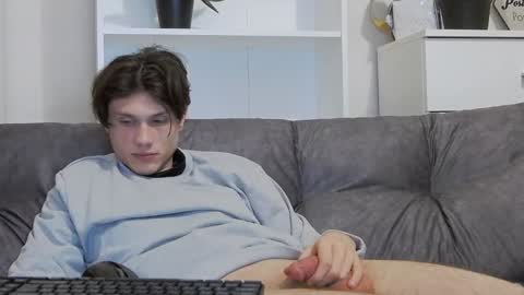 Snapshot of calvin_cay chatting on 02-03-25, 01:30 Calvin online show from 02-03-25, 01:30