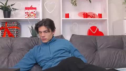 Snapshot of calvin_cay chatting on 02-10-25, 07:38 Calvin online show from 02-10-25, 07:38