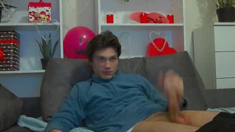 Snapshot of calvin_cay chatting on 02-15-25, 05:19 Calvin online show from 02-15-25, 05:19