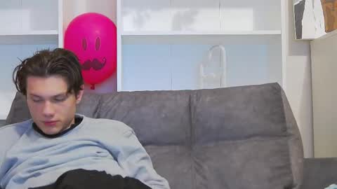 Snapshot of calvin_cay chatting on 02-20-25, 11:43 Calvin online show from 02-20-25, 11:43