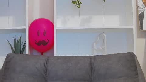 Snapshot of calvin_cay chatting on 02-21-25, 02:50 Calvin online show from 02-21-25, 02:50