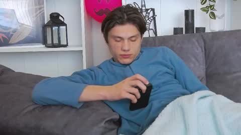 Snapshot of calvin_cay chatting on 02-24-25, 06:49 Calvin online show from 02-24-25, 06:49