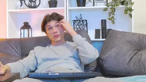 Snapshot of calvin_cay chatting on 03-03-25, 08:00 Calvin online show from 03-03-25, 08:00