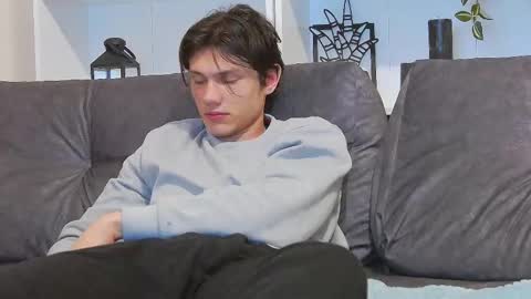 Snapshot of calvin_cay chatting on 03-06-25, 01:48 Calvin online show from 03-06-25, 01:48