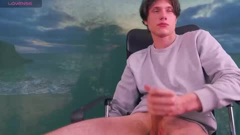 Snapshot of calvin_cay chatting on 03-06-25, 08:48 Calvin online show from 03-06-25, 08:48