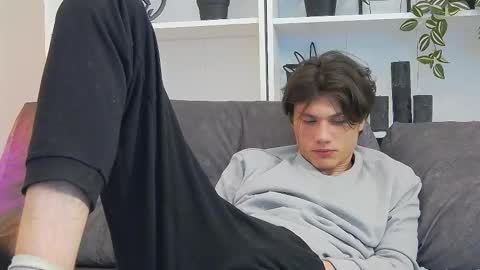 Snapshot of calvin_cay chatting on 03-07-25, 03:08 Calvin online show from 03-07-25, 03:08