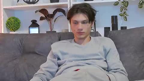 Snapshot of calvin_cay chatting on 03-12-25, 12:31 Calvin online show from 03-12-25, 12:31