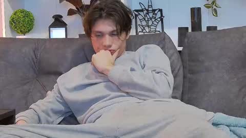 Snapshot of calvin_cay chatting on 03-12-25, 03:35 Calvin online show from 03-12-25, 03:35