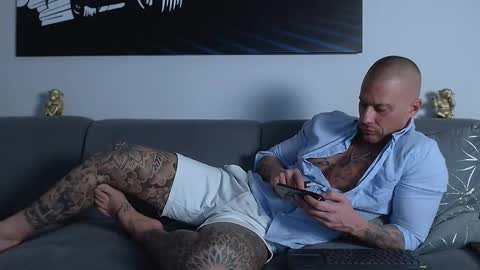 Calvin  online show from 02-06-25, 01:05