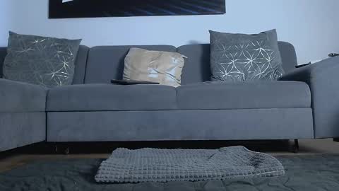 Calvin  online show from 02-16-25, 06:32