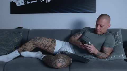 Calvin  online show from 03-04-25, 05:34