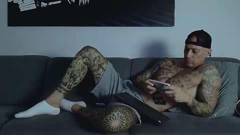 Calvin  online show from 09-16-25, 08:54