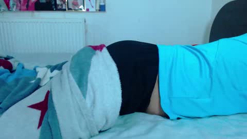 Snapshot of calvinjohnlad chatting on 02-18-25, 12:04 Calvinjohnlad online show from 02-18-25, 12:04