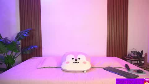 Calypso and Kayla online show from 10-04-25, 01:25