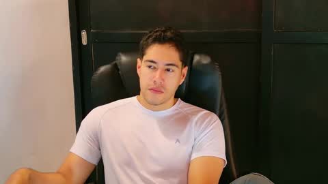 camara110 online show from 01-25-25, 03:19