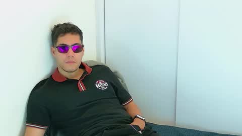 camara110 online show from 11-12-25, 03:51