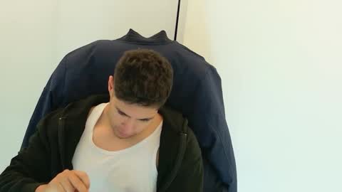 camara110 online show from 11-17-25, 02:39