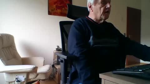 camcologne online show from 01-08-25, 09:42