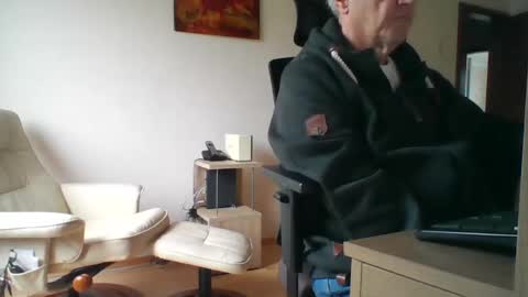 camcologne online show from 01-19-25, 02:59