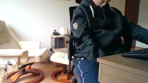 camcologne online show from 01-31-25, 09:48