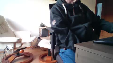 camcologne online show from 02-02-25, 04:11