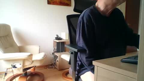 camcologne online show from 10-28-25, 09:35