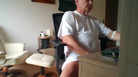 camcologne online show from 11-19-25, 11:10